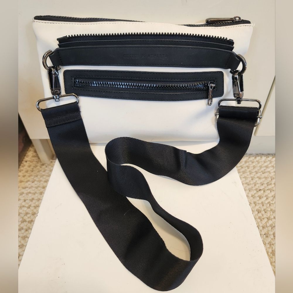 New Caraa x Athleta Neoprene Ivory Black Convertible Crossbody Waist Bag Ret.$78